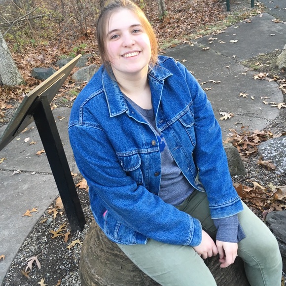 Meet your Posher, Sarah - Picture 1 of 1